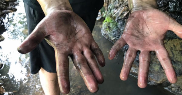 Ai chịu trách nhiệm vụ 'nước sạch sông Đà' nhiễm dầu?