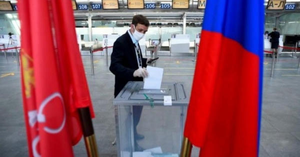 Người Nga bỏ phiếu quyết định số phận chính trị của Tổng thống Putin Người Nga bỏ phiếu quyết định số phận chính trị của Tổng thống Putin