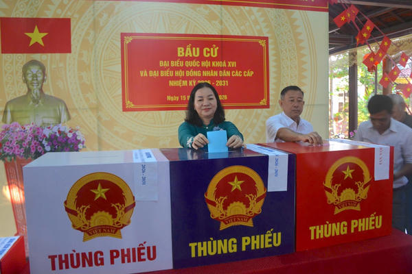 Không khí bầu cử tại phường đông dân cư nhất TP Hồ Chí Minh