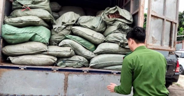 Cao Bằng: Thu giữ hơn 5 tấn thuốc lá không rõ nguồn gốc