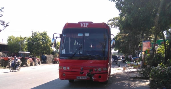 Thanh Hóa: Xe chở khách đi du lịch Sầm Sơn tông một xã đội phó tử vong