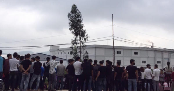 Gần 4.000 công nhân Hậu Lộc đình công đòi quyền lợi