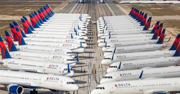 Những đòn cân não của giới mua bán máy bay