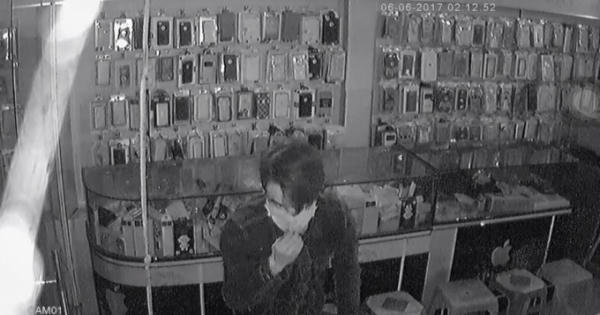 Ngay gần công an phường, cửa hàng điện thoại vẫn bị trộm “viếng thăm”