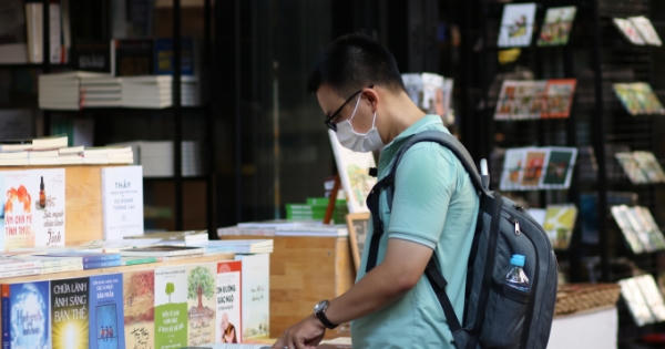 TP HCM: Nhiều người dân 'làm lơ' khẩu trang nơi công cộng