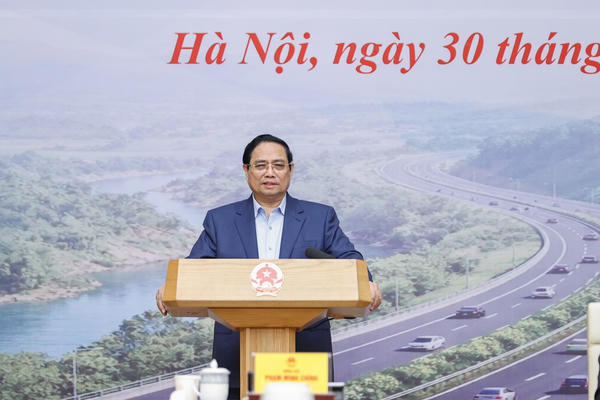 Không để tình trạng "1 km đường cao tốc nhưng có tới mười mấy nhà thầu cùng làm"