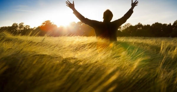 Hãy sống trọn vẹn, đừng đối xử khắc nghiệt với chính mình