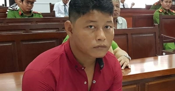 Bé gái 14 tuổi bị gã đồi bại hiếp dâm khi ngồi một mình trên bờ mương