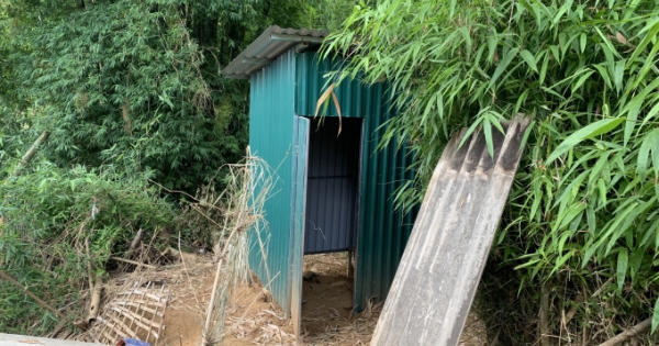 Tỉnh đoàn Điện Biên hoàn thành chương trình xây dựng nhà tiêu hợp vệ sinh cho người nghèo Tỉnh đoàn Điện Biên hoàn thành chương trình xây dựng nhà tiêu hợp vệ sinh cho người nghèo