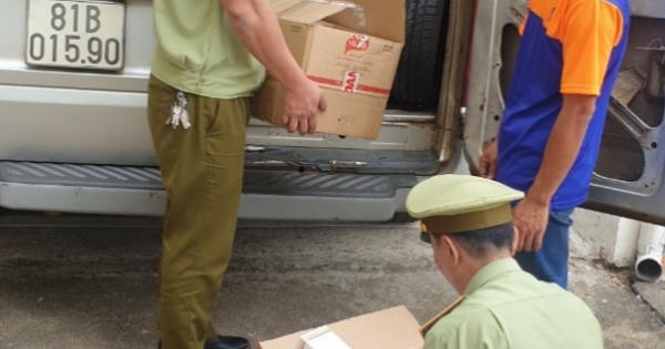 Đắk Lắk: Phát hiện xe khách vận chuyển gần 500 bao thuốc lá lậu