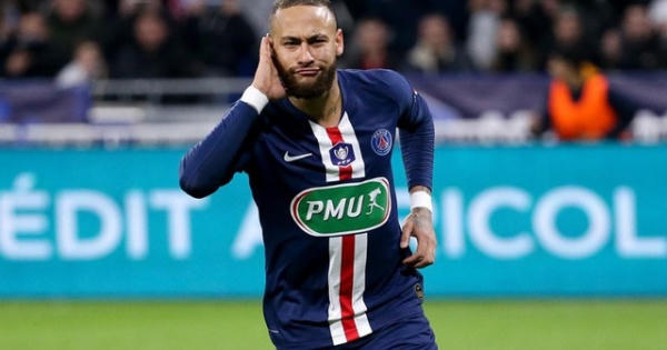 PSG buộc phải tăng lương khủng để giữ chân Neymar