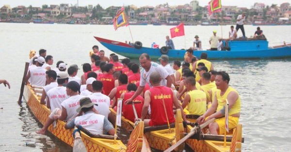 Rộn ràng với lễ hội đua thuyền truyền thống trên sông Nhật Lệ