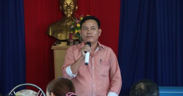 "Tung cước" dẹp vỉa hè, trưởng công an xã xin lỗi người dân