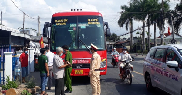 Đẩy mạnh tuyên truyền phòng chống dịch Covid-19 trên tuyến giao thông đường bộ