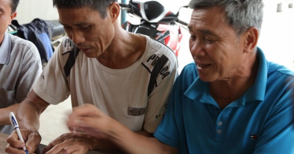 Nghi ngờ bị giả mạo chữ ký nhận tiền hỗ trợ, ba hộ dân đồng bào dân tộc Thái kêu oan