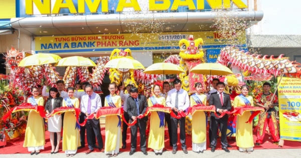 Nam A Bank Phan Rang dành hơn 1000 phần quà giá trị nhân dịp khai trương