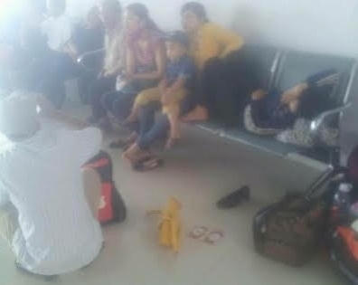 Vạ vật suốt đêm ở sân bay Vinh vì VietJet Air hủy chuyến