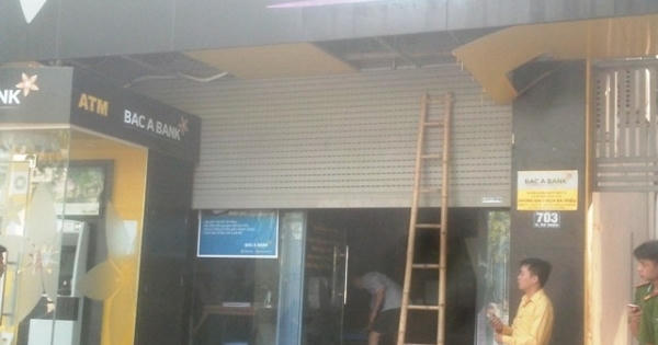 Thanh Hóa: Cửa cuốn kẹp chết một người đàn ông tại Ngân hàng Bắc Á