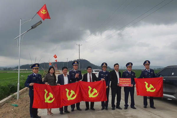 Đoàn đặc nhiệm phòng chống ma tuý số 2 tuyên truyền pháp luật, tặng quà tại Nghệ An