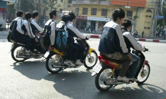 Vì sao TNGT liên quan học sinh gia tăng? Vì sao TNGT liên quan học sinh gia tăng?