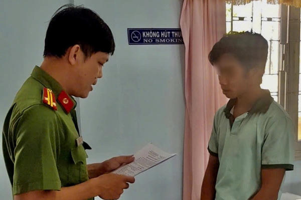 Đồng Tháp: Khởi tố, bắt giam gã thanh niên làm bạn gái sinh con ở tuổi 15