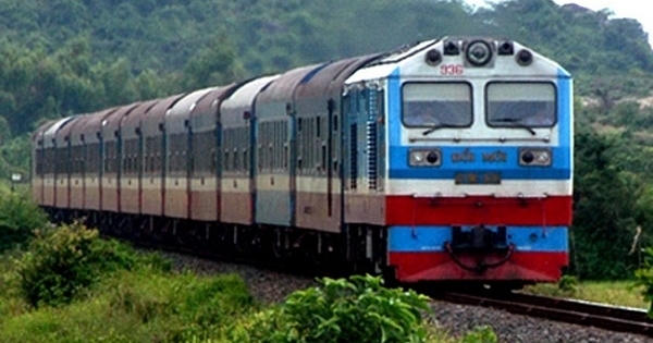 Đường sắt nhận vận chuyển miễn phí hàng cứu trợ đồng bào miền Trung Đường sắt nhận vận chuyển miễn phí hàng cứu trợ đồng bào miền Trung