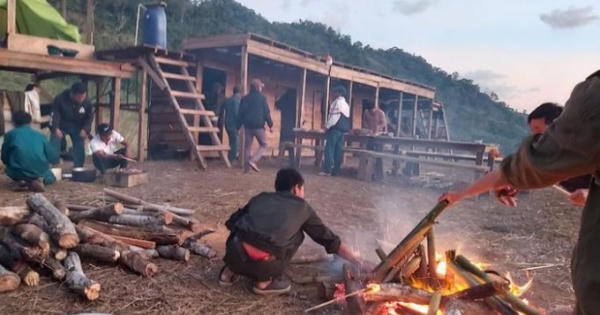 Khánh Hòa: 45 người bị mắc kẹt ở khu vực núi Tà Giang sau mưa lớn