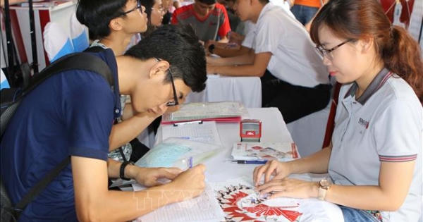 Thị trường lao động dịp cuối năm: Cung - cầu 'vênh' nhau