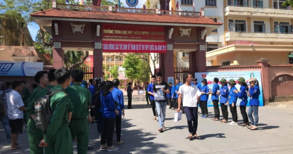 Thí sinh đến Sở GD&ĐT “cầu cứu” vì lỡ ngủ quên đến phòng thi khi đã phát đề