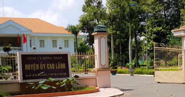 Bí thư xã bị tố 'tòm tem' với vợ nhân viên bảo vệ văn phòng huyện