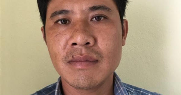 Khách nhanh tay “chôm” bọc tiền hơn 100 triệu đồng khi chủ cửa hàng vừa đánh rơi