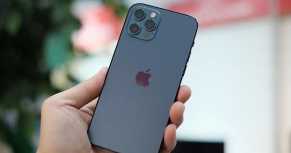 iPhone 12 Pro bán chạy hơn dự kiến