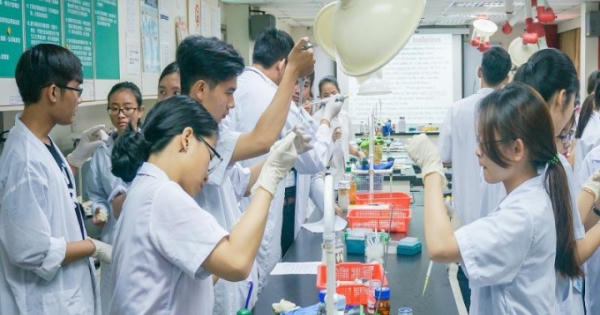 Tại sao tự chủ giáo dục đại học vẫn nửa vời?