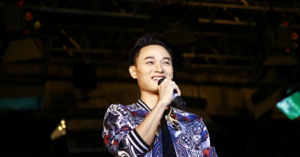 Trúc Nhân “quậy tung” sân khấu trường Báo Trúc Nhân “quậy tung” sân khấu trường Báo