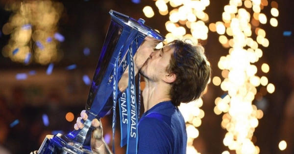 Hạ bệ Medvedev, Alexander Zverev lần thứ 2 vô địch ATP Finals