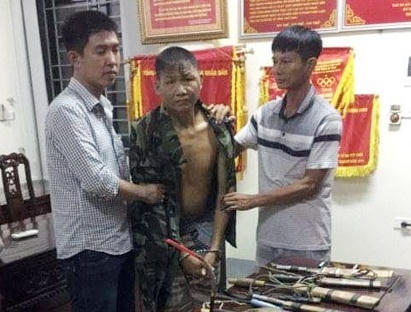 Triệt phá, phát hiện kho vũ khí nóng và… cỗ quan tài của trùm ma túy Triệt phá, phát hiện kho vũ khí nóng và… cỗ quan tài của trùm ma túy