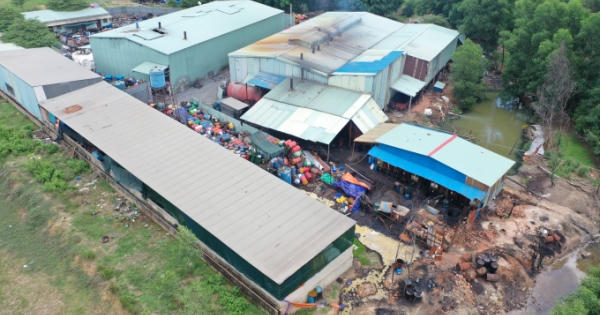 Đồng Nai: Cơ sở tái chế mỡ bò công nghiệp không phép đe dọa môi trường sống của người dân