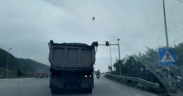 Để phục vụ bầu cử ĐBQH và HĐND, huyện Vân Đồn yêu cầu các doanh nghiệp tạm dừng việc vận chuyển đất đá Để phục vụ bầu cử ĐBQH và HĐND, huyện Vân Đồn yêu cầu các doanh nghiệp tạm dừng việc vận chuyển đất đá