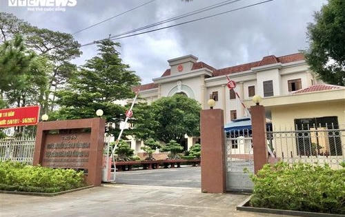 Khởi tố 3 cán bộ thuộc Văn phòng Đoàn ĐBQH và HĐND tỉnh Gia Lai Khởi tố 3 cán bộ thuộc Văn phòng Đoàn ĐBQH và HĐND tỉnh Gia Lai