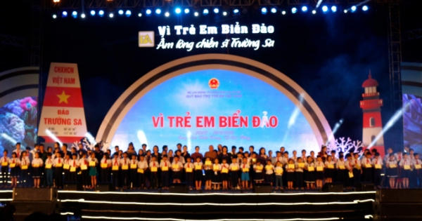 Hơn 13 tỷ đồng ủng hộ sau chương trình “Vì trẻ em biển đảo”