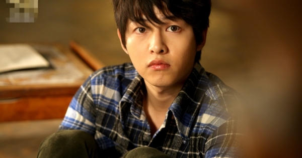 Đại úy Joo trong "Hậu duệ mặt trời" tái ngộ khán giả Việt Nam vào tháng 6