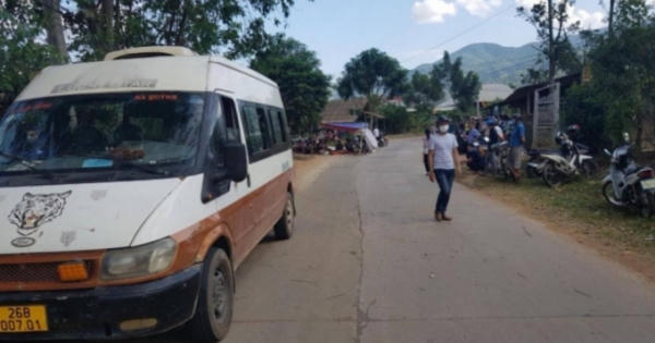 Danh tính 2 nữ sinh văng khỏi xe đưa đón, một em tử vong ở Sơn La