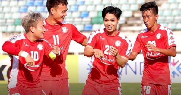 HLV Park Hang Seo: Đừng để Công Phượng cô đơn