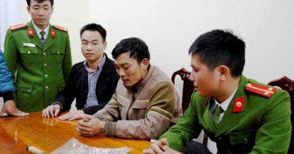 Hà Tĩnh: Bắt khẩn cấp đối tượng giết người do xích mích trên bàn nhậu Hà Tĩnh: Bắt khẩn cấp đối tượng giết người do xích mích trên bàn nhậu