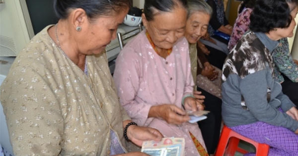 Lương hưu quá thấp, hàng trăm nghìn người già sống chật vật