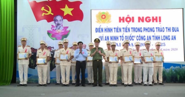 Công an tỉnh Long An biểu dương tập thể, cá nhân có thành  tích xuất sắc