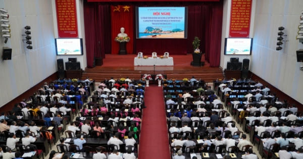 Lãnh đạo tỉnh Bình Thuận gặp gỡ, đối thoại với doanh nghiệp