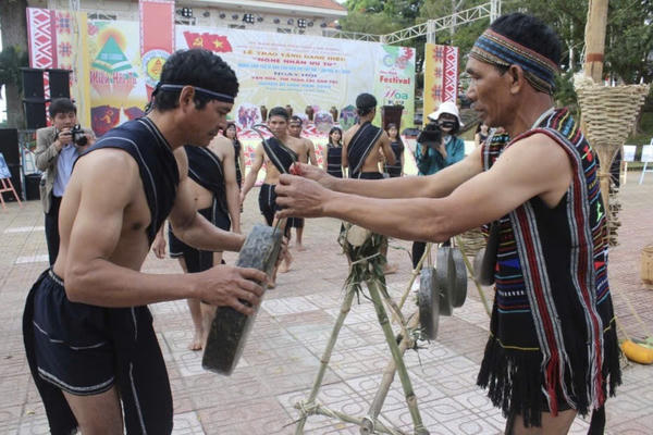Nghệ nhân Ưu tú K’Brel – Hơn nửa thế kỷ giữ hồn cồng chiêng Tây Nguyên