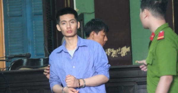 Đâm chết 2 người vì bênh bạn gái mới