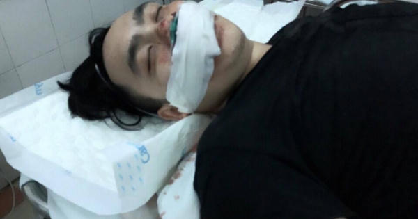 Hà Nội: Đi ăn liên hoan, thanh niên bị nhóm đối tượng chém suýt chết trước cửa quán karaoke